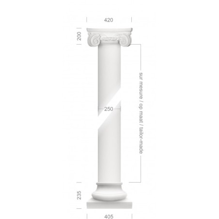 Colonne ionique lisse avec une grande base