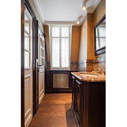 Ornamented ceiling cornice 137a